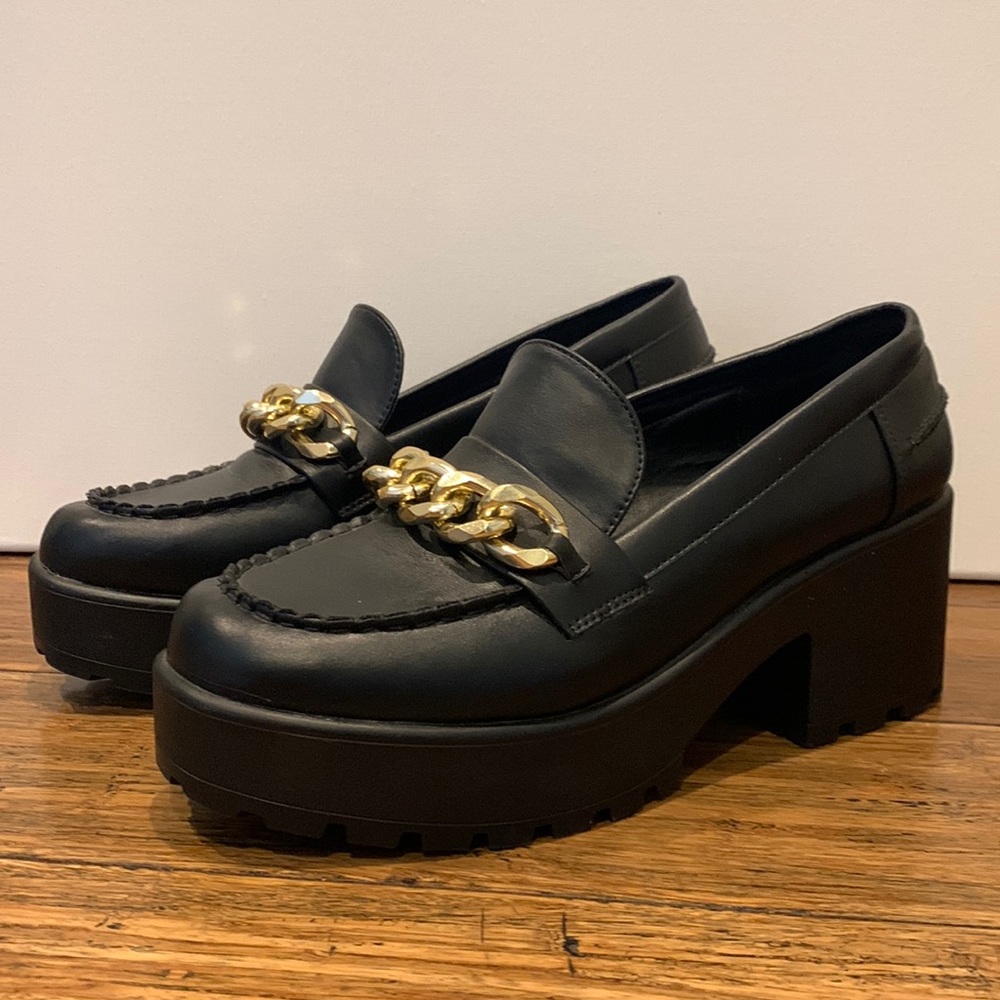 New Nasty Gal Retro faux leather black and gold lug sole loafer size 10